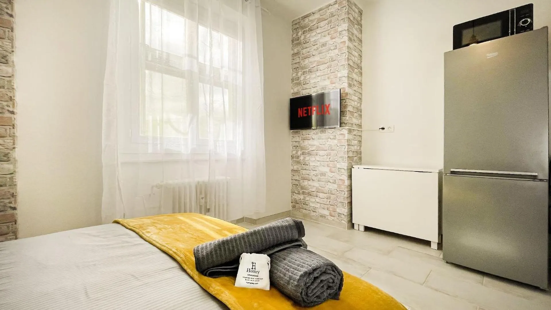Homey Keola: Tranquil Geneva Gateway with Tram Access Ambilly