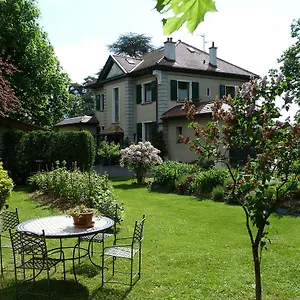 Domaine Du Pressoir Bed & Breakfast